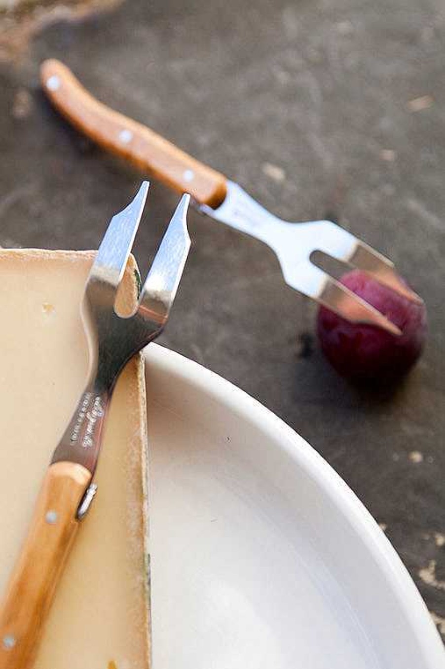 Table Relish Decor | Laguiole Mini Cheese Fork - Olivewood