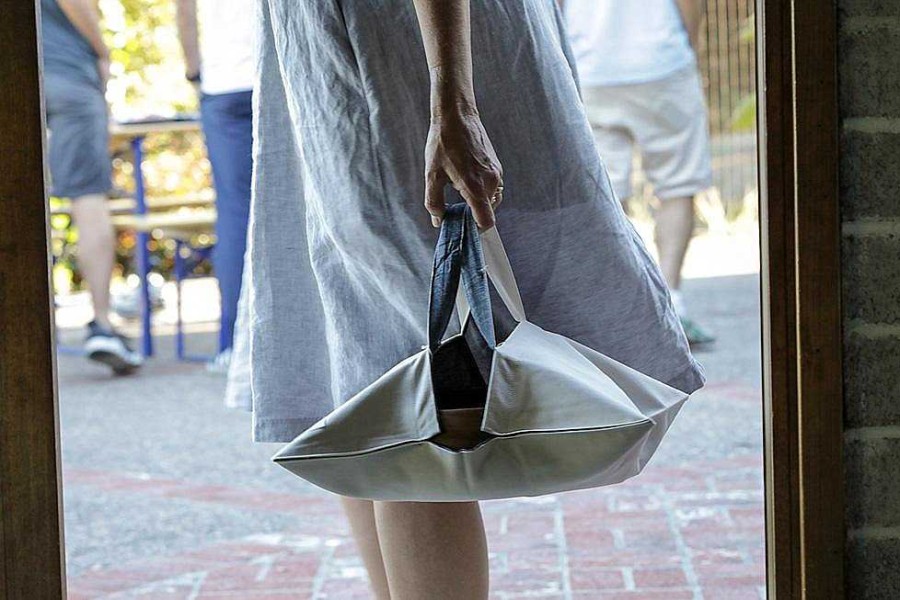 Kitchen Relish Decor | Aplat Chambray Wide Culinary Tote