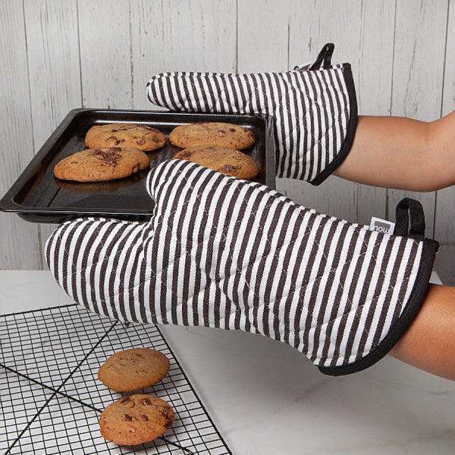 Kitchen Relish Decor | Pot Holder Oven Mitt Set - Pinstripe Black